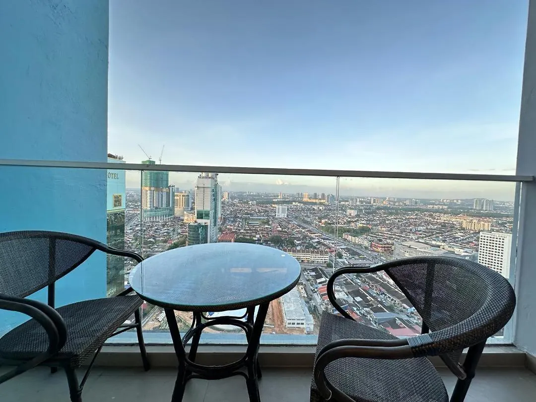 Twin Galaxy 2Bedroom City View Balcony Netflix Wifi Johor Bahru 0*,  Malásia