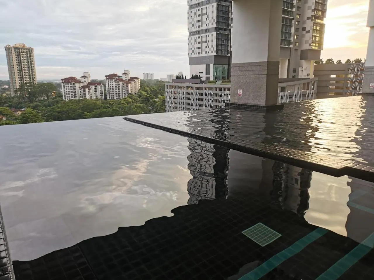 Twin Galaxy 2Bedroom City View Balcony Netflix Wifi Johor Bahru